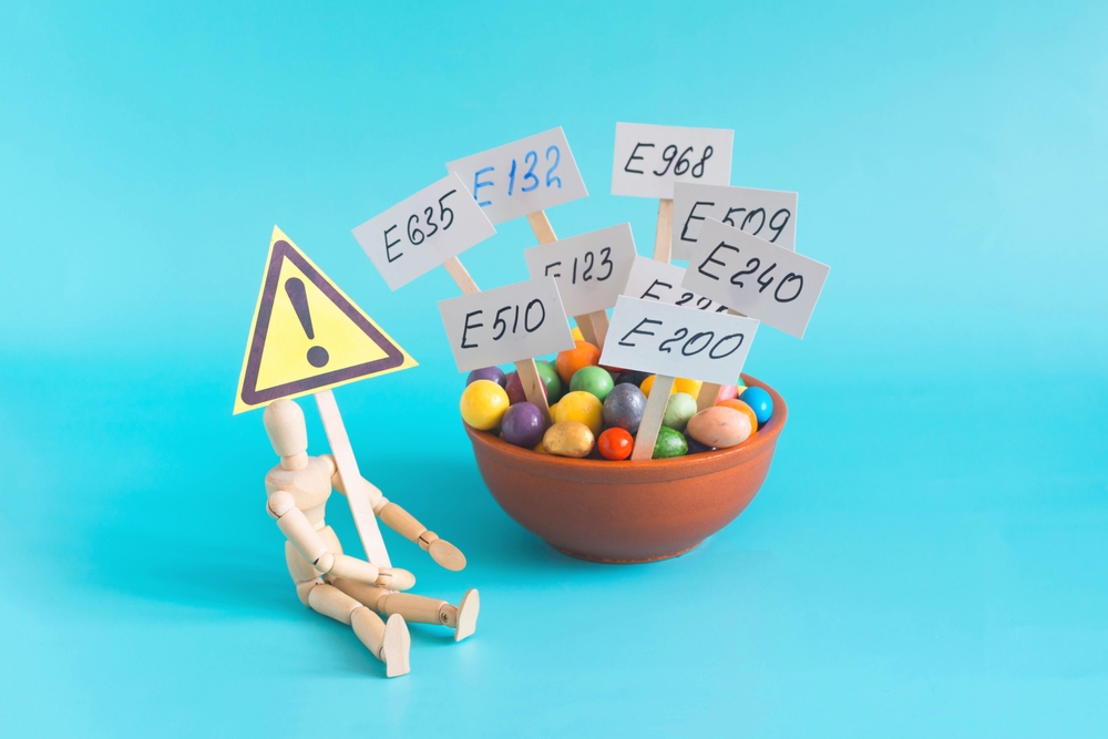 Стандартный список разрешенных к применению пищевых добавок был учрежден в 50-х годах. Каждому из этих веществ был приписан кодовый номер, чтобы легче было работать. В странах Евросоюза перед номером добавку указывается буква «E» (то есть Европа) Пищевые добавки