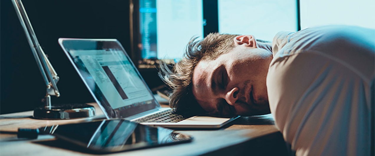 Хочется спать на работе как взбодриться. Sleep by the Computer. Sleepiness work. Work at Night. Japanese Salaryman sleeping at work.