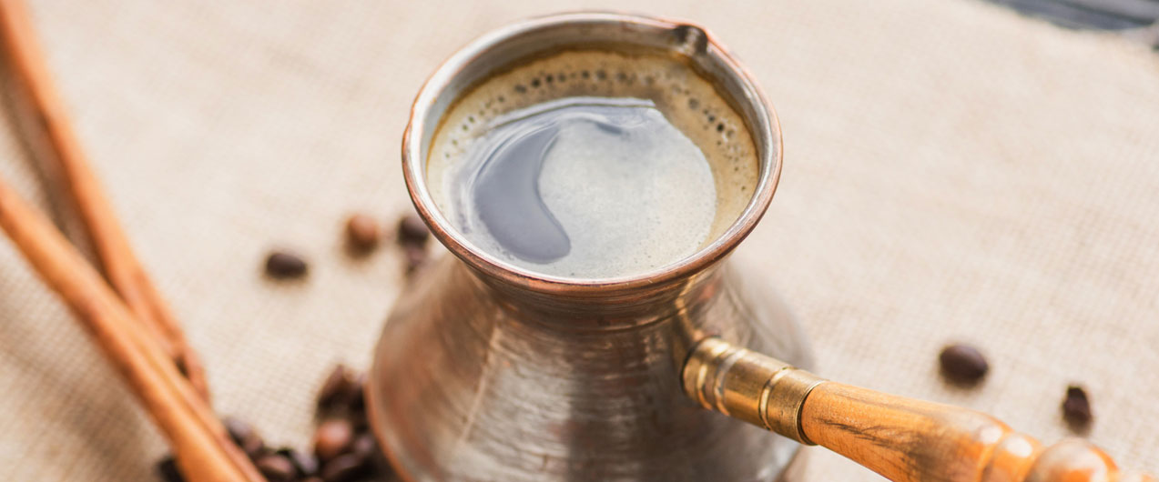 Приготовление кофе в турке на плите: правила и рецепт