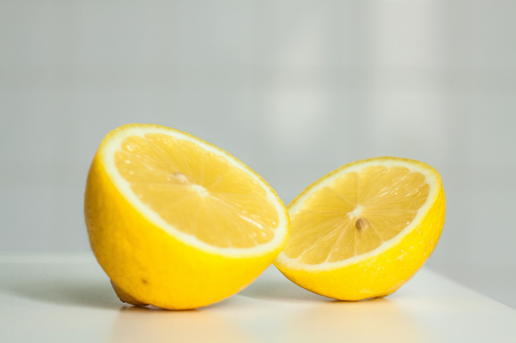 Преимущества воды с лимоном