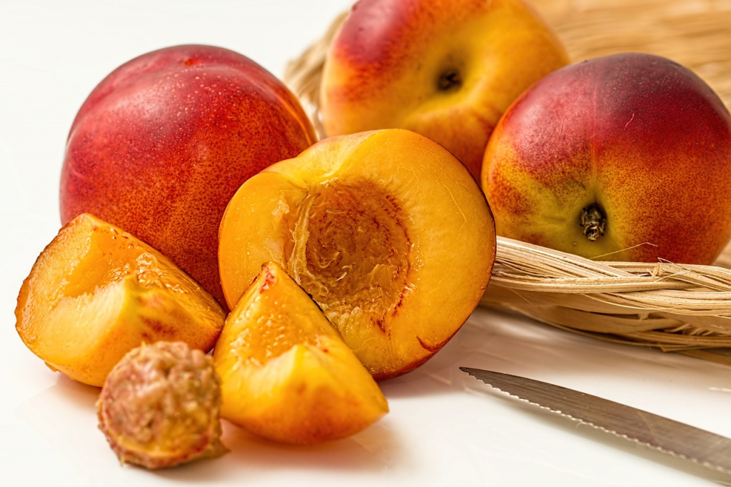 Можно также устраивать фруктовые разгрузочные дни, употребляя любые виды плодов, кроме наиболее калорийных