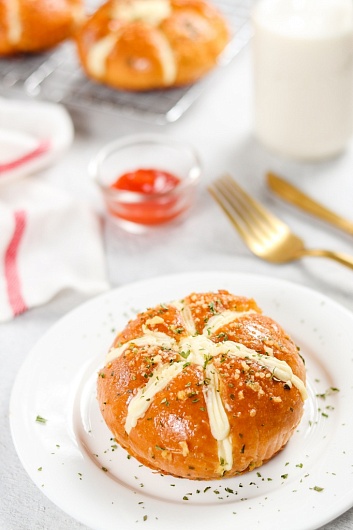 Сколько калорий в булочке с сахаром