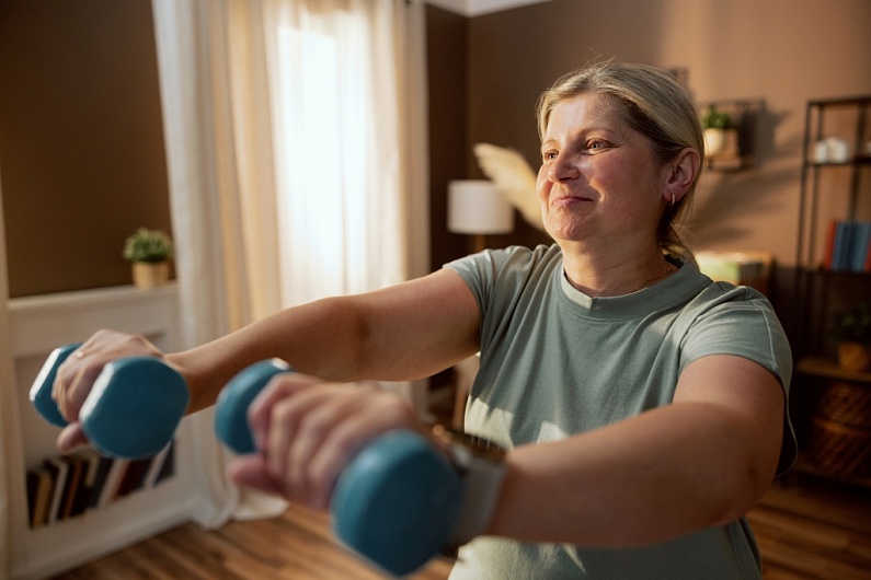 Топ-5 упражнений для домашней вечерней тренировки