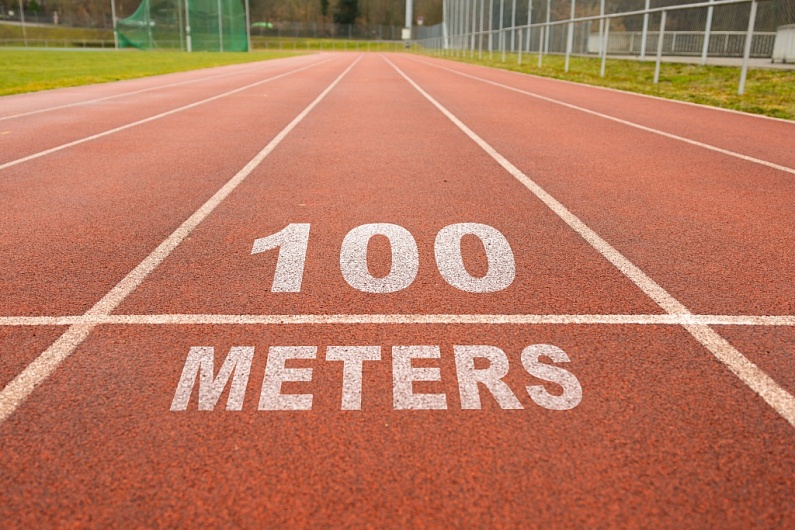 Как научиться быстро бегать 100 метров?