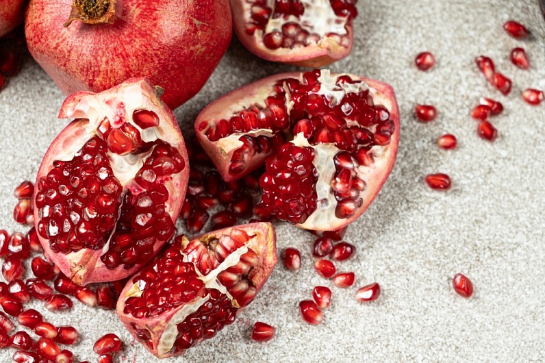 Сколько калорий в гранате