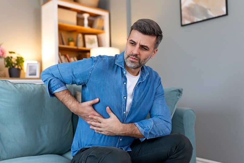 Где находится поджелудочная железа у человека