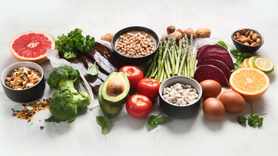 Сколько аминокислот участвует в синтезе белка?