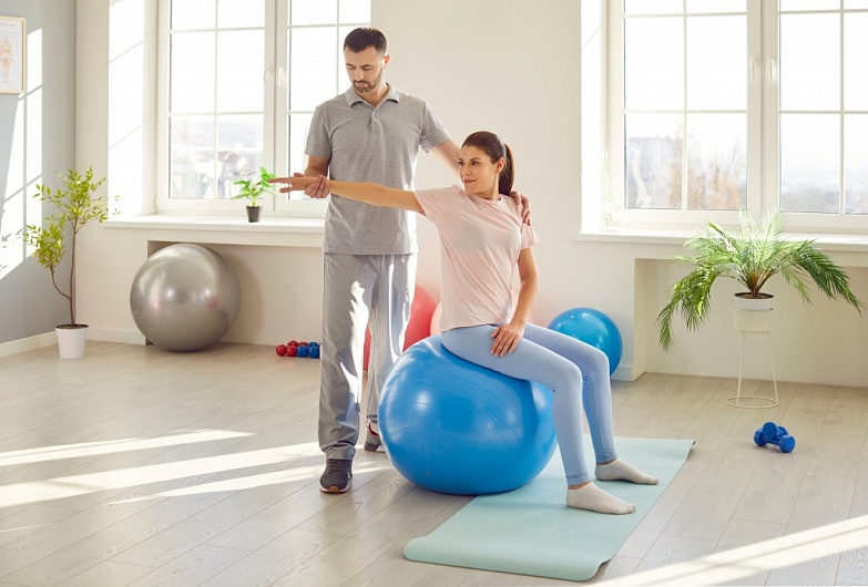 Можно ли заниматься спортом при сколиозе?