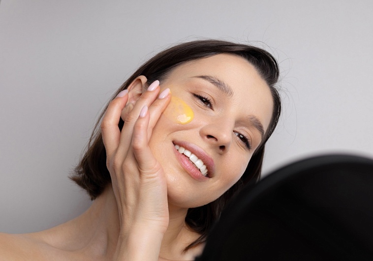 Как наносить масло на лицо?