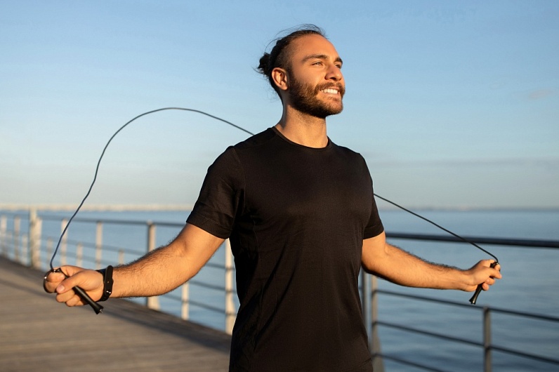 Как прыгать на скакалке мужчине