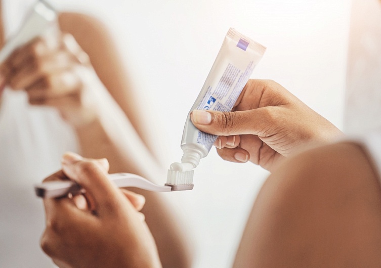 Из чего делают зубную пасту?