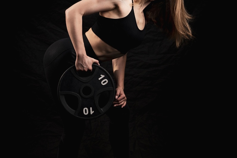 Как правильно заниматься в тренажерном зале девушкам?