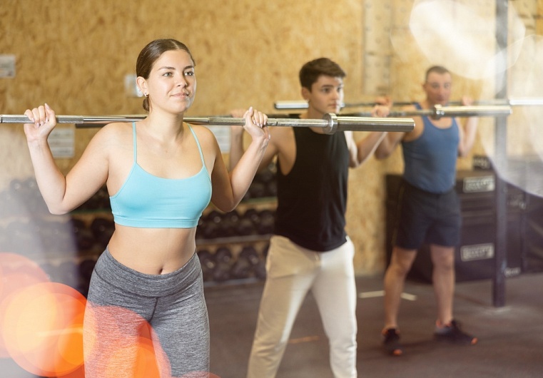 Сколько калорий сжигается при приседаниях?